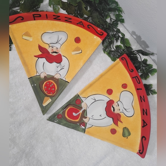 Set of 2 ceramic plates shaped like a pizza slice🍕Certified International brand - Picture 1 of 7